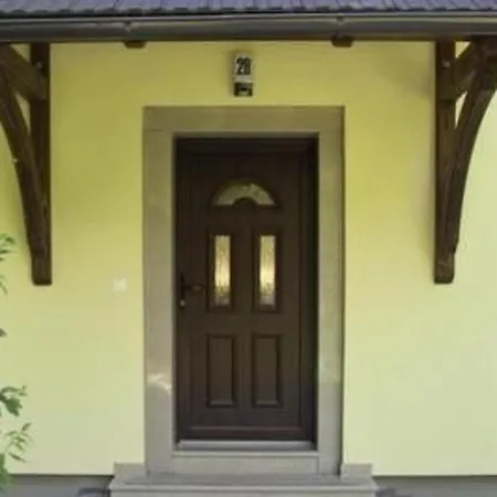 Kleines Haus Am Rande Des Waldes By Interhome شقة *