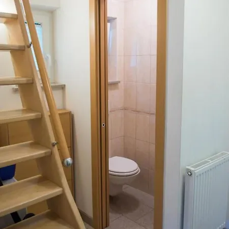 Kleines Haus Am Rande Des Waldes By Interhome شقة *